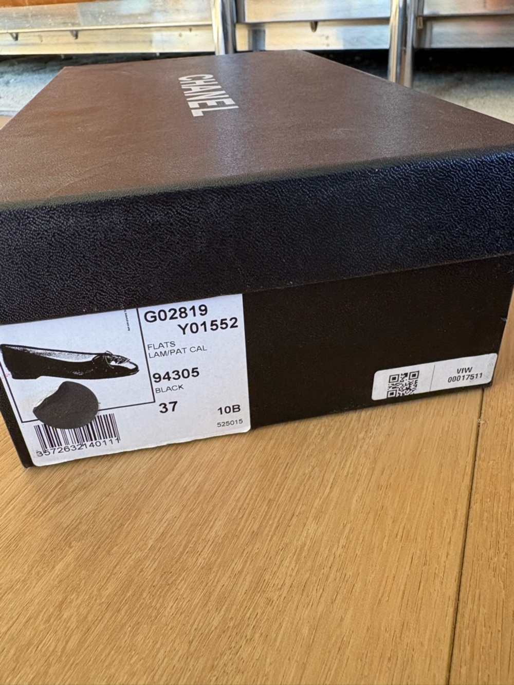 CHANEL Black Patent Cap-Toe Leather Ballet Flats with CC Logo - Picture 10 of 11